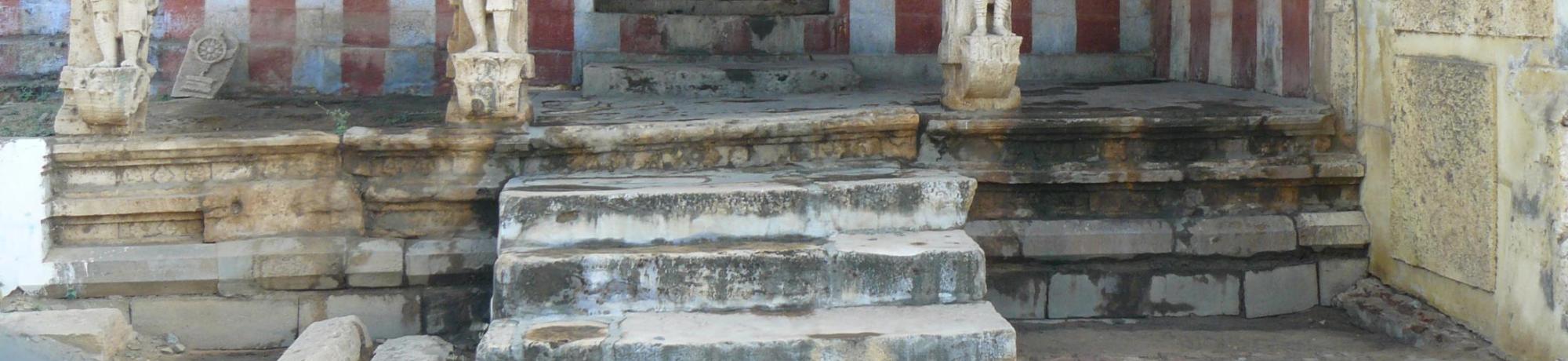 Mandapam. Alvar Tirunagari